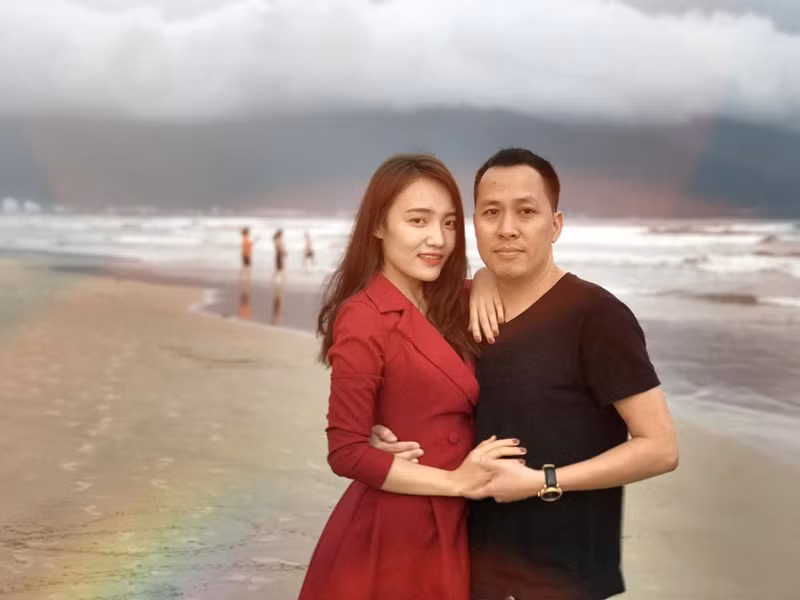 Nhật Thủy từng chia sẻ trên Tổ Quốc, chồng luôn nói với cô rằng, nếu một ngày nào đó cô không đi hát thì vẫn có gia đình ở phía sau, anh vẫn sẽ đi làm nuôi cô.