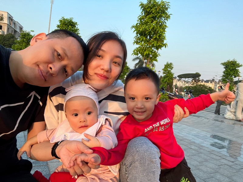 Nhật Thủy chia sẻ trong một cuộc phỏng vấn, trời không cho ai tất cả, nên nếu đã có gia đình yên ấm, cô sẽ không đòi hỏi phải có sự nghiệp quá tỏa sáng nữa.