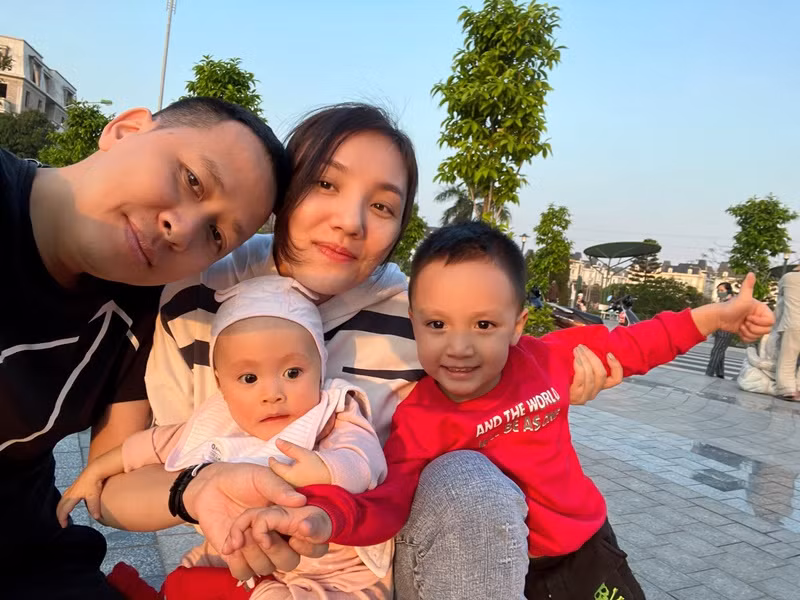 Nhật Thủy chia sẻ trong một cuộc phỏng vấn, trời không cho ai tất cả, nên nếu đã có gia đình yên ấm, cô sẽ không đòi hỏi phải có sự nghiệp quá tỏa sáng nữa.