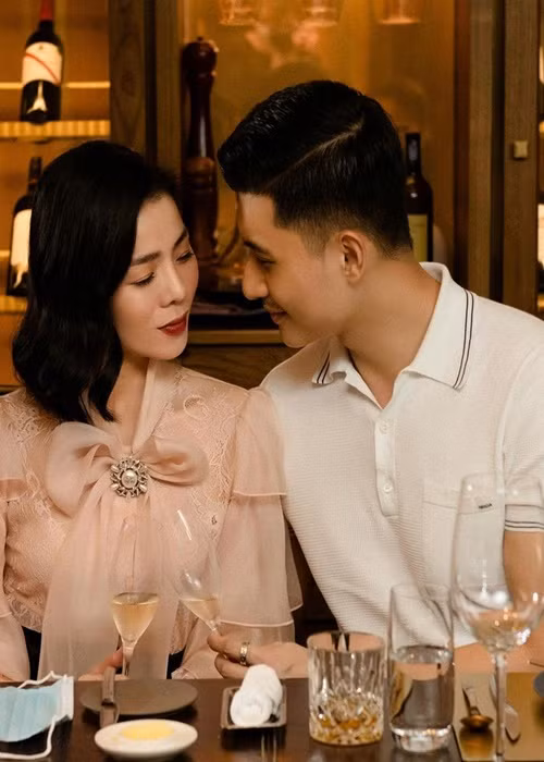 Kém Lệ Quyên đến 12 tuổi cũng như "lép vế" về danh tiếng, Lâm Bảo Châu đối mặt với những ý kiến trái chiều từ cư dân mạng.