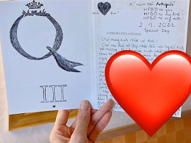 Trước đó, khi đi công tác, Lệ Quyên nhận được bức thư viết tay chúc mừng sinh nhật từ Lâm Bảo Châu. Nội dung thiệp chúc mừng hé lộ Lâm Bảo Châu gọi Lệ Quyên là vợ.