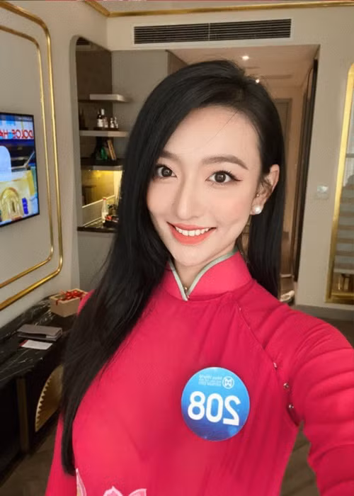 Đối thủ của Nam Em sở hữu gương mặt đẹp ngọt ngào.