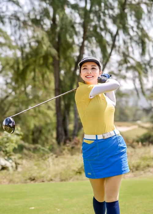 Vài năm trở lại đây, Jennifer Phạm yêu thích chơi golf. Ảnh: FBNV