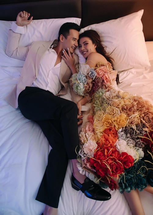 Vợ chồng Thúy Diễm thường xuyên chia sẻ hình ảnh tình tứ bên nhau.