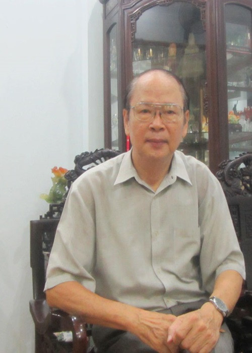 Khi công việc đang suôn sẻ, cơn đau dạ dày khiến NSƯT Mạnh Tường sút cân. Có nhiều sự đồn đoán sau 2 năm không lên sóng của ông nhưng ông chia sẻ, tất cả là do khuôn mặt quá gầy, không đẹp khi lên sóng nên lãnh đạo phân công ông đọc thuyết minh phim truyện. Ảnh: VTV