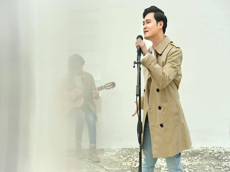 Nhớ nghề, khán giả, Quang Vinh ra sản phẩm âm nhạc, đi hát. Năm 2018, anh bài hát "Đừng yêu ai đậm sâu" gửi đến fan.