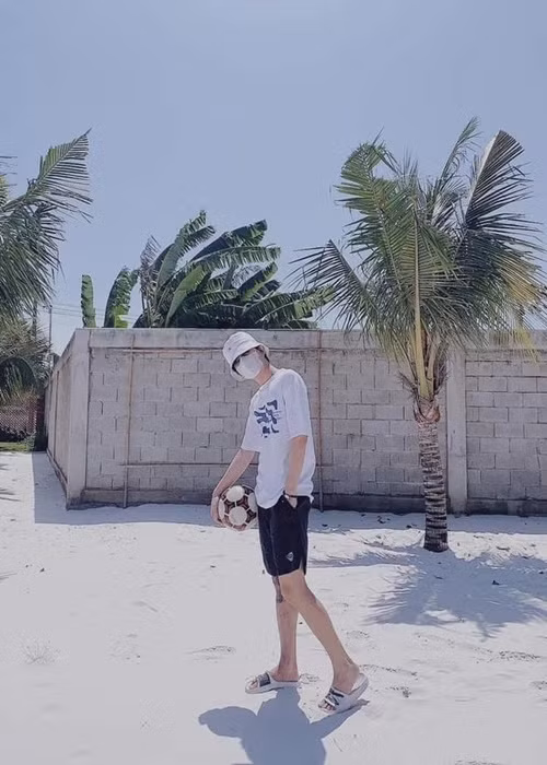 Trước đó, một số hình ảnh mới của Jack sau lùm xùm được chia sẻ trong hội nhóm người hâm mộ. Ảnh: Yan