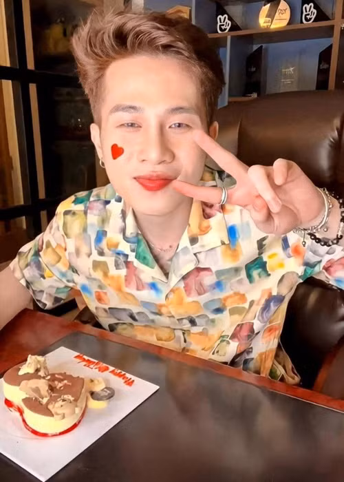 Jack chính thức lộ diện sau thời gian ở ẩn vì lùm xùm có con với Thiên An hồi tháng 8/2021. Ảnh: VTC