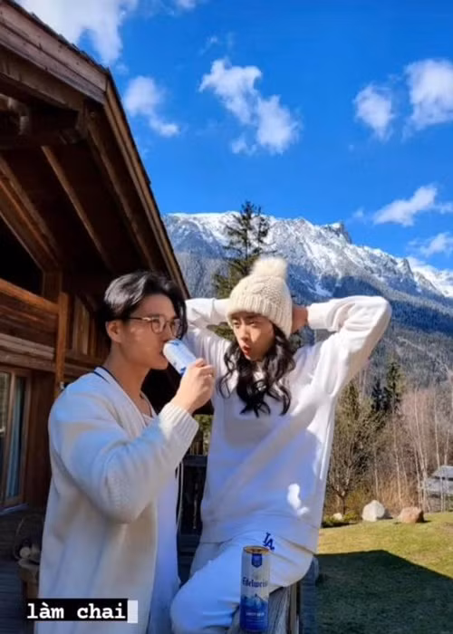 Cặp đôi đính hôn sau khoảng 2 năm hẹn hò. Về kế hoạch kết hôn, cả hai chưa tiết lộ. Ảnh: Công lý và xã hội