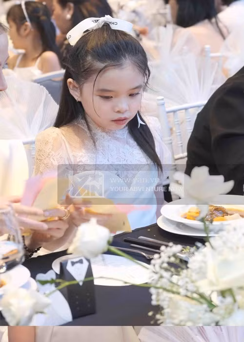 Con gái của Phương Trinh Jolie sở hữu vẻ ngoài rất xinh xắn. Ảnh: Yan