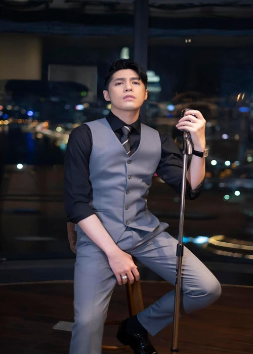 Noo Phước Thịnh cũng từng bức xúc đáp trả antifan công kích vấn đề giới tính: “Cứ cười, cứ miệt thị đi nhưng nhớ là phải tin một điều người làm thì trời nhìn”. Ảnh: FBNV