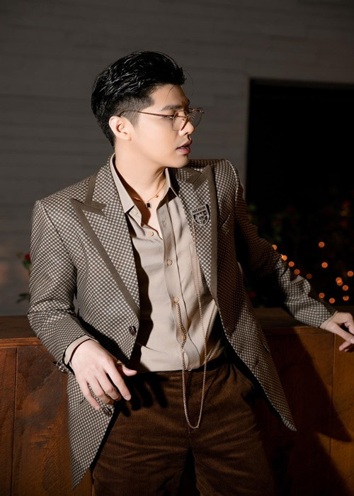 Một lần bị một số antifan gọi là “chị”, Noo Phước Thịnh viết: "Thời đại giờ phát triển nhanh quá, tôi chả hiểu lôi giới tính ra để khen thì quan điểm kiểu gì ông ơi, văn minh lên. Gọi hộ tôi cả mấy người thả “haha” và “like” quan điểm của ông vào, tôi tiếp luôn một thể". Ảnh: FBNV