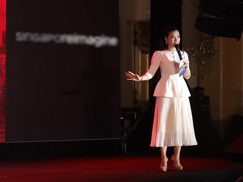 Hoàng Oanh từng đưa con trai sang Singapore đoàn tụ Jack. Đến tháng 12/2021, cô cùng con trở lại Việt Nam. Ảnh: Hoa học trò