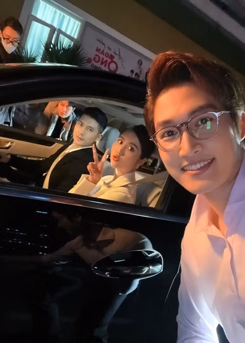 Không ít người đoán già đoán non Nguyên sẽ là tình địch của Duy trong "Thương ngày nắng về" phần 2. Ảnh: FBNV