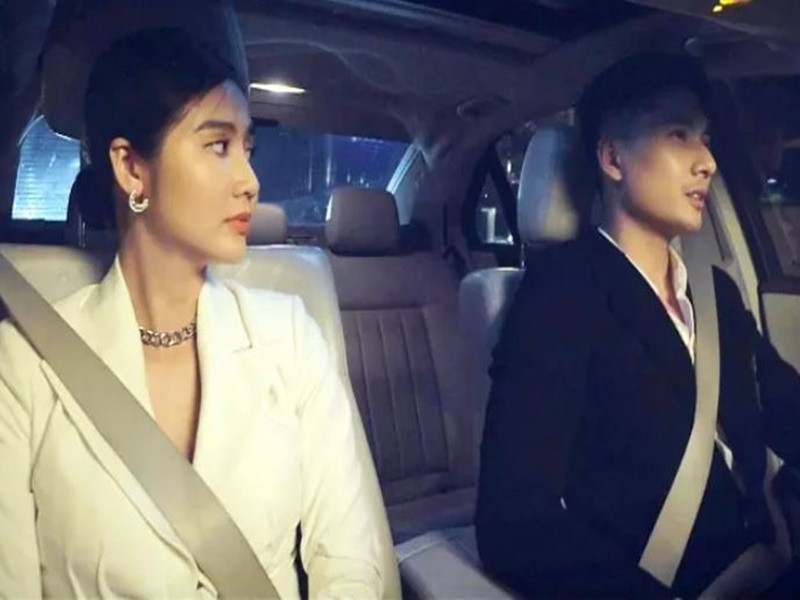 Nhật vật của Lâm Bảo Châu tỏ ra có cảm tình với Vân Trang. Ảnh: Vietnamnet