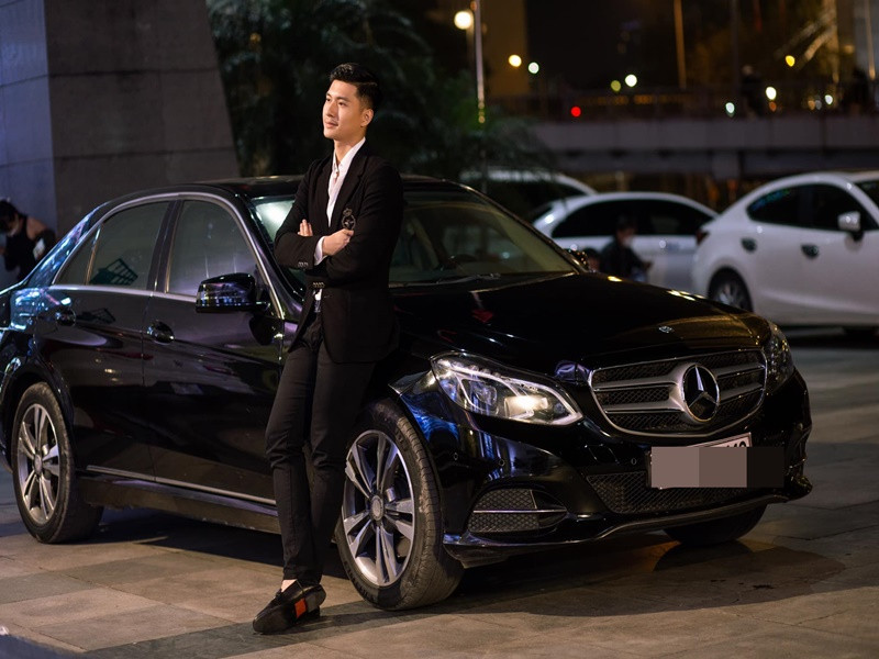 Tình trẻ Lệ Quyên gây ấn tượng bởi vẻ ngoài điển trai khi xuất hiện trong "Thương ngày nắng về" phần 2. Tuy nhiên, diễn xuất của Lâm Bảo Châu gây tranh cãi. Không ít ý kiến cho rằng Lâm Bảo Châu có khả năng đài từ chưa được tốt. Ảnh: FBNV