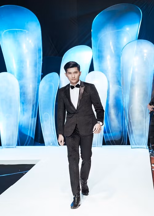 Ngoài thử sức diễn xuất, Lâm Bảo Châu còn làm người mẫu. Ảnh: FBNV