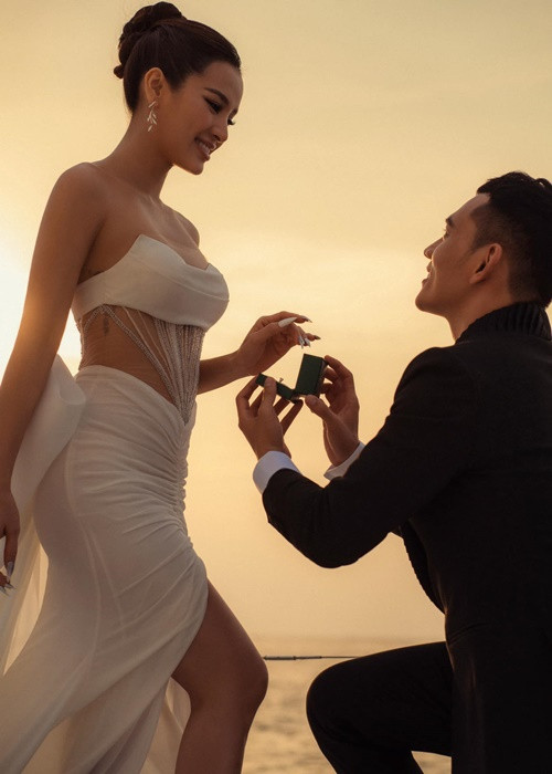 Đôi uyên ương đính hôn vào năm 2022 và đăng ký kết hôn vào tháng 1/2022.