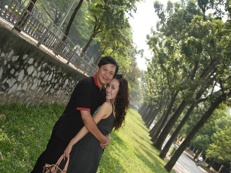 Cách đây ít năm, Hoài Anh lần hiếm hoi khoe ảnh tình cảm bên người bạn đời.