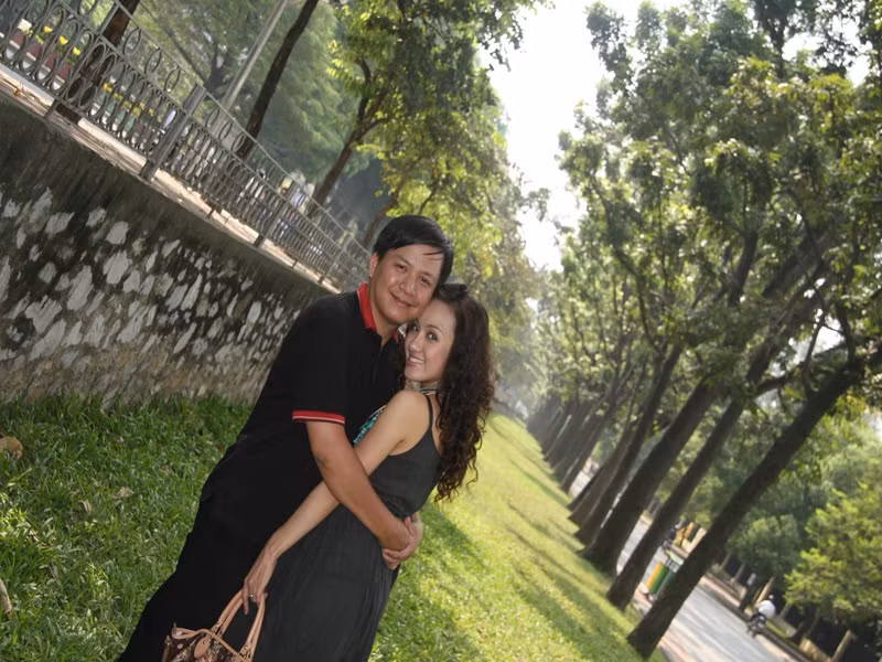 Cách đây ít năm, Hoài Anh lần hiếm hoi khoe ảnh tình cảm bên người bạn đời.