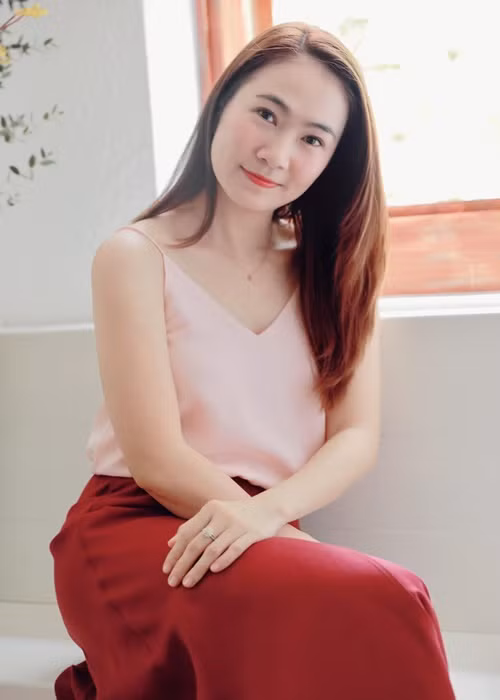  Thanh Thảo Hugo là MC khá quen mặt với khán giả miền Nam. Tên tuổi của cô gắn liền với các chương trình "Vui cùng Hugo", "Tam sao thất bản", "Lục lạc vàng".