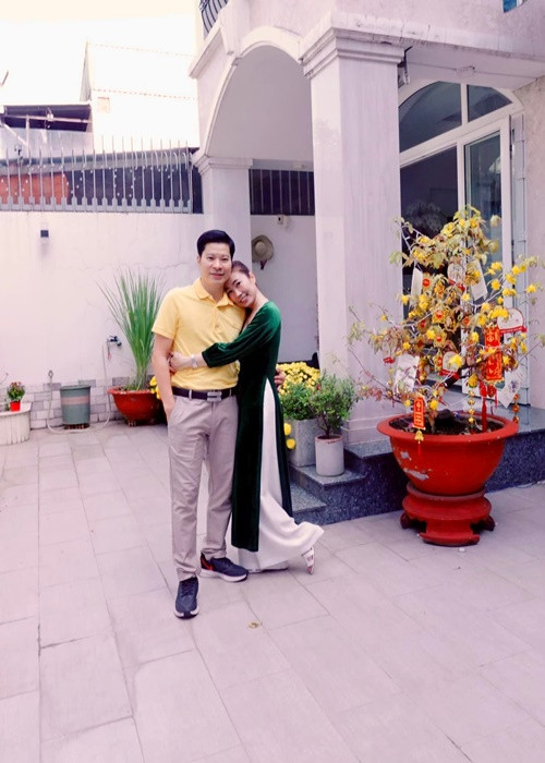 Thanh Thảo chia sẻ không ít khoảnh khắc ngọt ngào bên chồng.