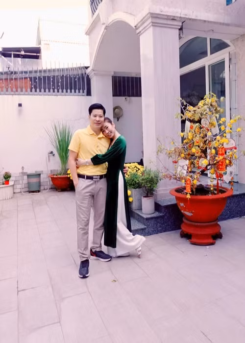 Thanh Thảo chia sẻ không ít khoảnh khắc ngọt ngào bên chồng.