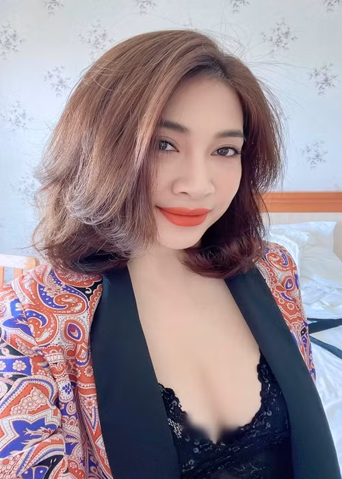 Pha Lê không muốn độn vòng một mà chỉ muốn nâng cao để trông đầy đặn hơn.