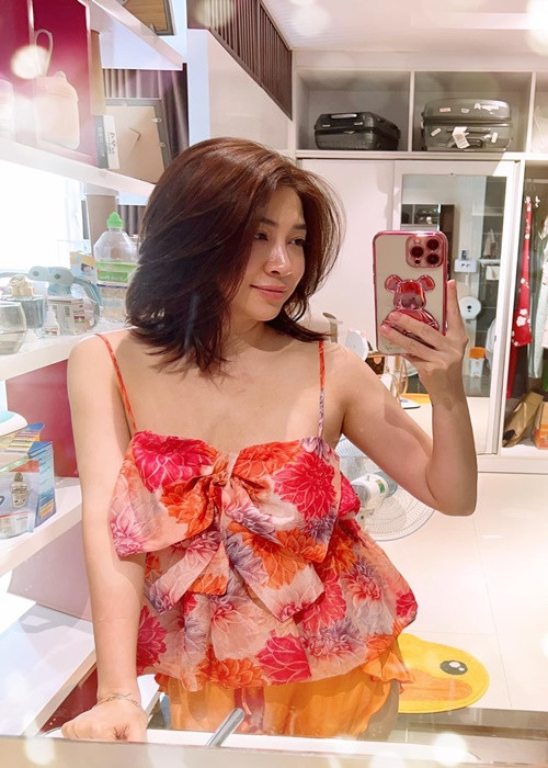 Nữ ca sĩ đã tỉnh sau ca phẫu thuật thẩm mỹ.