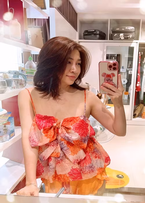 Nữ ca sĩ đã tỉnh sau ca phẫu thuật thẩm mỹ.