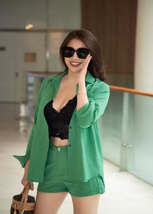 Cô cho biết, ca chỉnh sửa vòng một là cuộc trùng tu sắc đẹp lớn nhất trong cuộc đời.