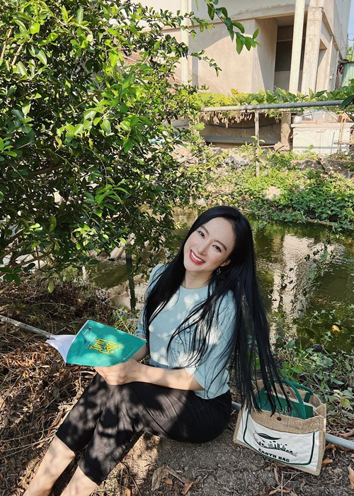 Vài năm trở lại đây, Angela Phương Trinh xuất hiện với hình ảnh bình dị. Ảnh: FBNV