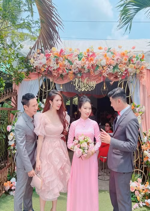 Trước đám cưới, Tiết Cương không tiết lộ chuyện hẹn hò bởi vậy nhiều người bất ngờ trước thông tin nam diễn viên lấy vợ. Ảnh: FBNV