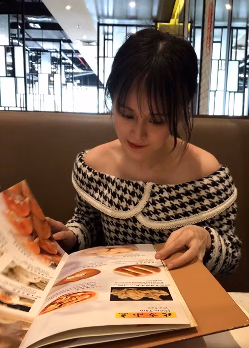 Con gái của Thu Uyên sở hữu nhiều nét đẹp của mẹ. Ảnh: FBNV