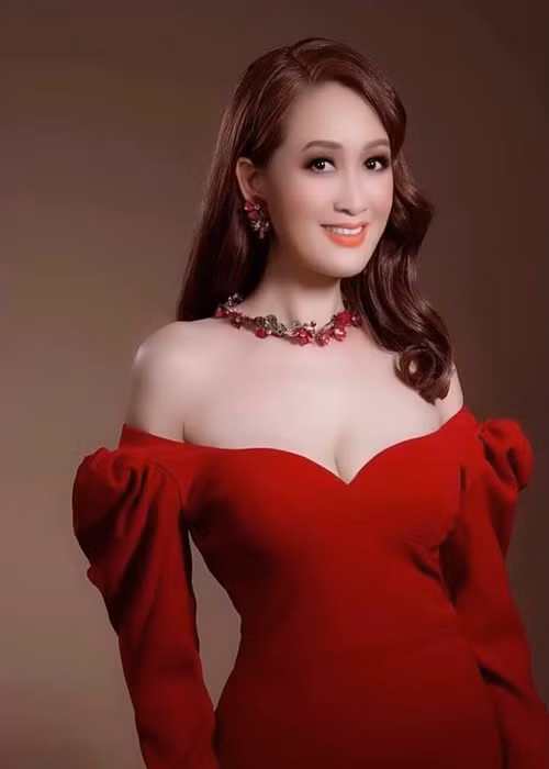 Đàm Lưu Ly cũng làm giám khảo cuộc thi Hoa hậu duyên dáng Hoàn vũ 2022. Ảnh: FBNV