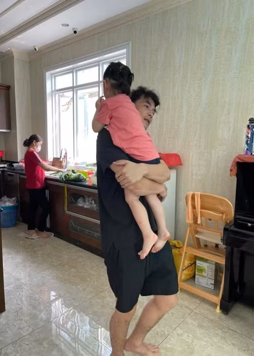 Nhung khoanh khac trai dep Quach Ngoc Ngoan yeu chieu con gai het muc