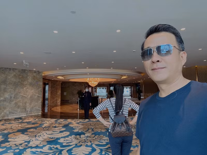 Đến tháng 3/2022, Hà Thanh Xuân và Thắng Ngô mới chính thức gặp mặt nhau. Trước đó, dịch bệnh bùng phát, cô ở Mỹ, còn nam doanh nhân ở Việt Nam nên cả hai không thể gặp nhau trực tiếp. Ảnh: FBNV