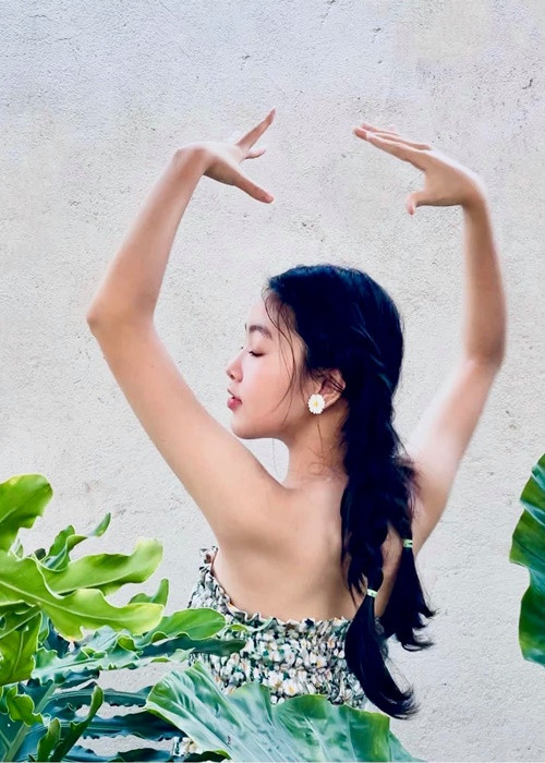 Lọ Lem thường nhờ mẹ chụp ảnh.