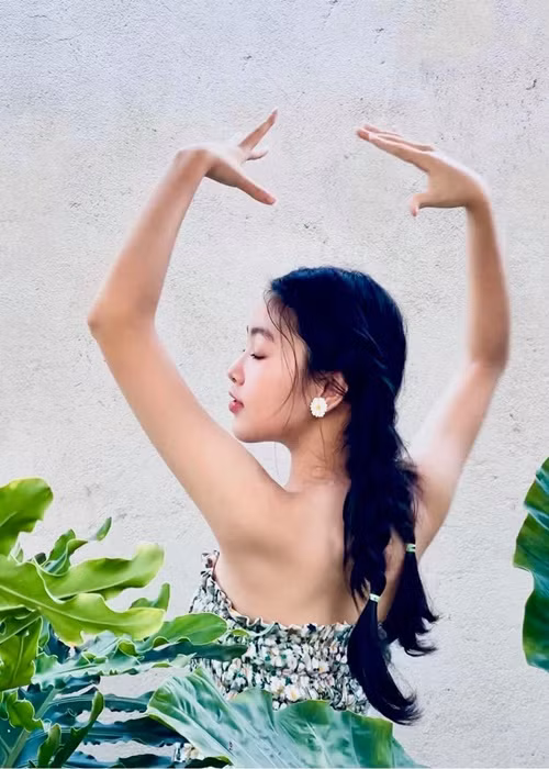 Lọ Lem thường nhờ mẹ chụp ảnh.