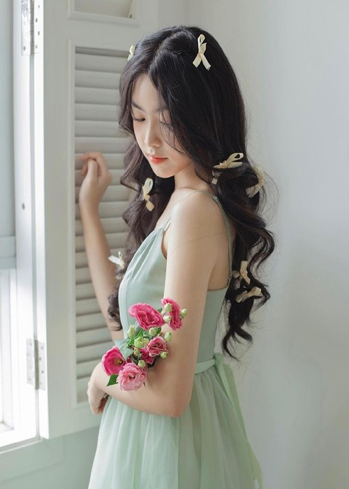 Nhiều người cho rằng con gái Quyền Linh sở hữu nhan sắc chuẩn hoa hậu tương lai.