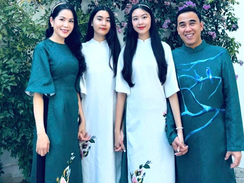 Cả hai ái nữ nhà Quyền Linh đều có chiều cao vượt bố mẹ.