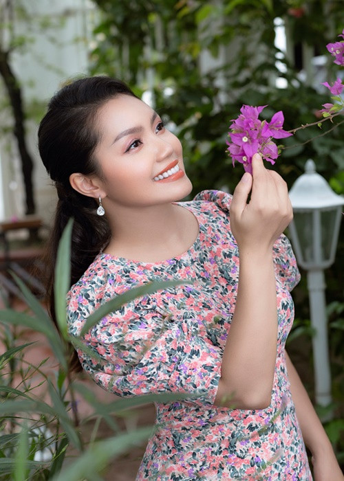 Năm 2005, Ngọc Anh đoạt giải nhì cuộc thi Sao Mai, dòng nhạc nhẹ. 1 năm sau, cô lọt top 5 cuộc thi Sao Mai điểm hẹn. Ảnh: Dân Việt