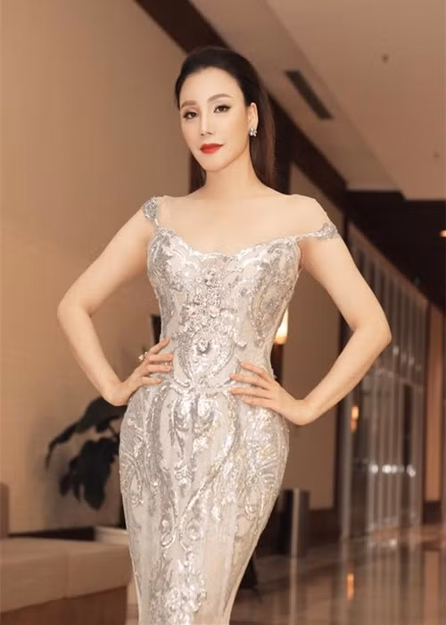 Loạt hit của Hồ Quỳnh Hương gồm “Hoang mang”, “Anh","Đối với anh em vẫn là cô bé”. Ảnh: Vietnamnet