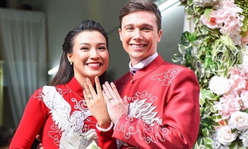 Nong: Hoang Oanh lan dau len tieng ve thong tin ly hon chong ngoai quoc-Hinh-2