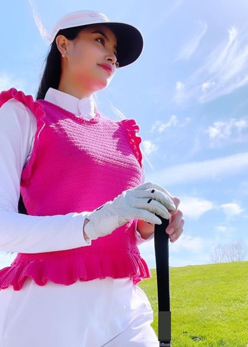 Bà mẹ một con có cuộc sống xa hoa, thảnh thơi ở trời Tây mà nhiều người mơ ước.