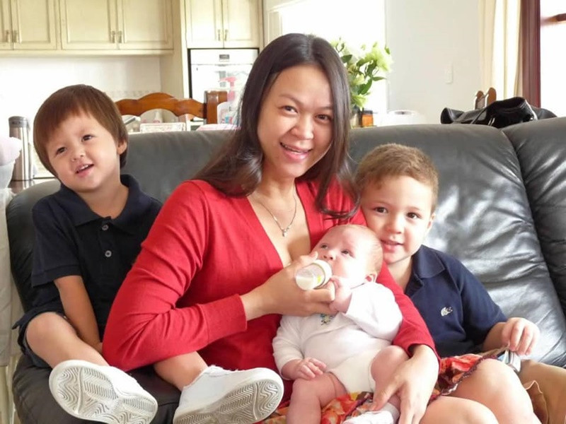 Ngọc Nga không hoạt động nghệ thuật để hỗ trợ chồng kinh doanh cũng như chăm sóc các con.