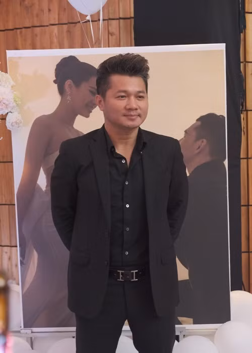 Ca sĩ Lâm Vũ cũng tham dự tiệc cưới. Ảnh: Yan `