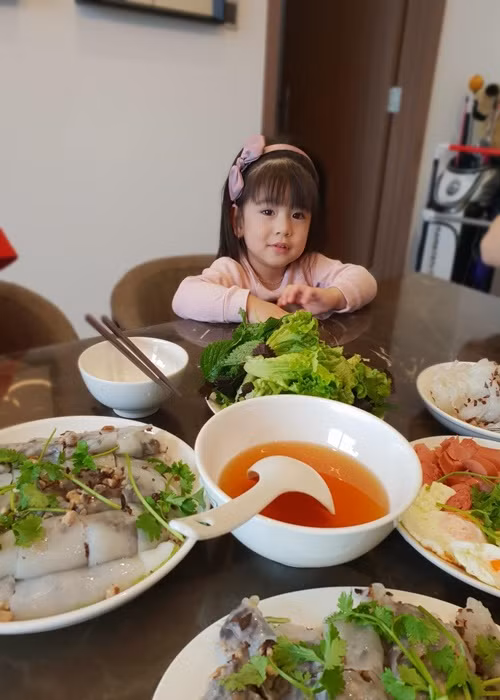 Jennifer Phạm chia sẻ, bé Nấm điệu nhất nhà, thích hát hò.