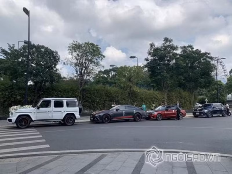 Xe rước dâu của Lý Bình chiếm trọn sự chú ý của cư dân mạng. Ảnh: Công lý và xã hội