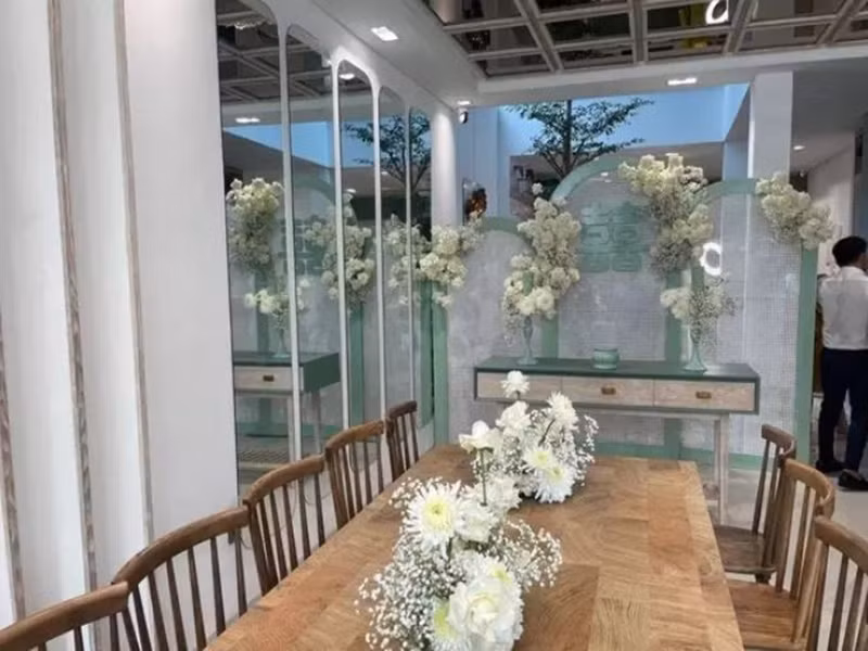 Phương Trinh lên xe hoa ở tuổi 34. Cô hơn Lý Bình 3 tuổi. Ảnh: Vietnamnet